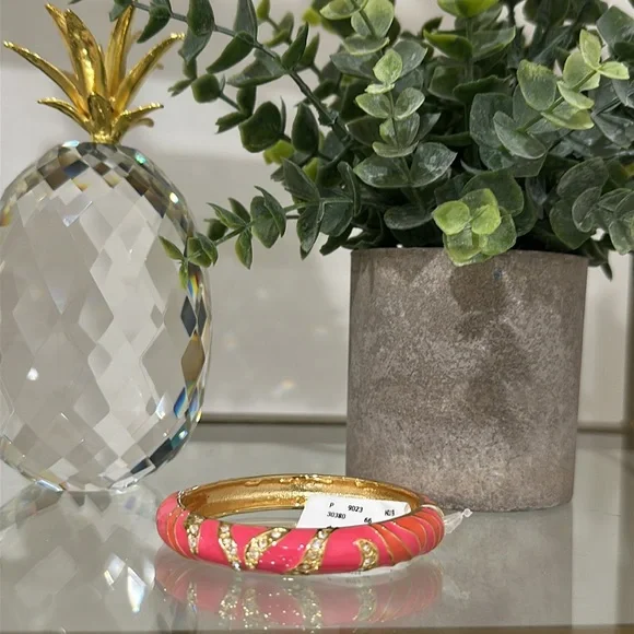 Pink Rhin Cache Bangle - Picture 6 of 7